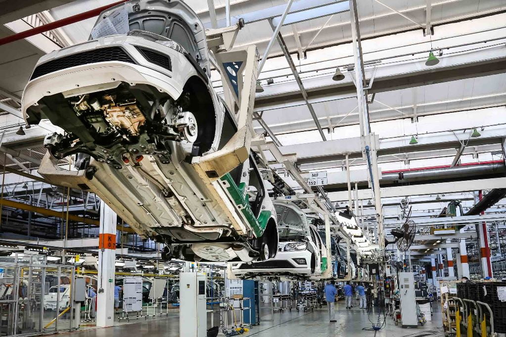 VW paralisa produção no Brasil